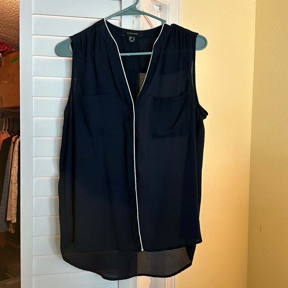 Sleeveless flowy top
